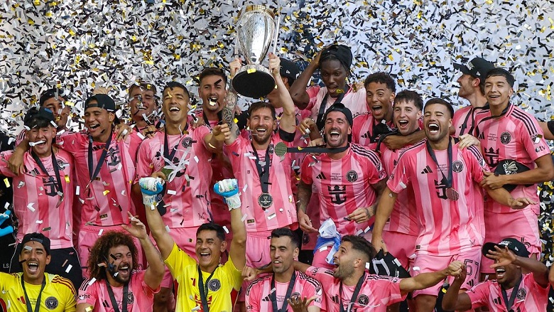 A alegria de vencer o campeonato não conseguiu mascarar a tristeza da retirada